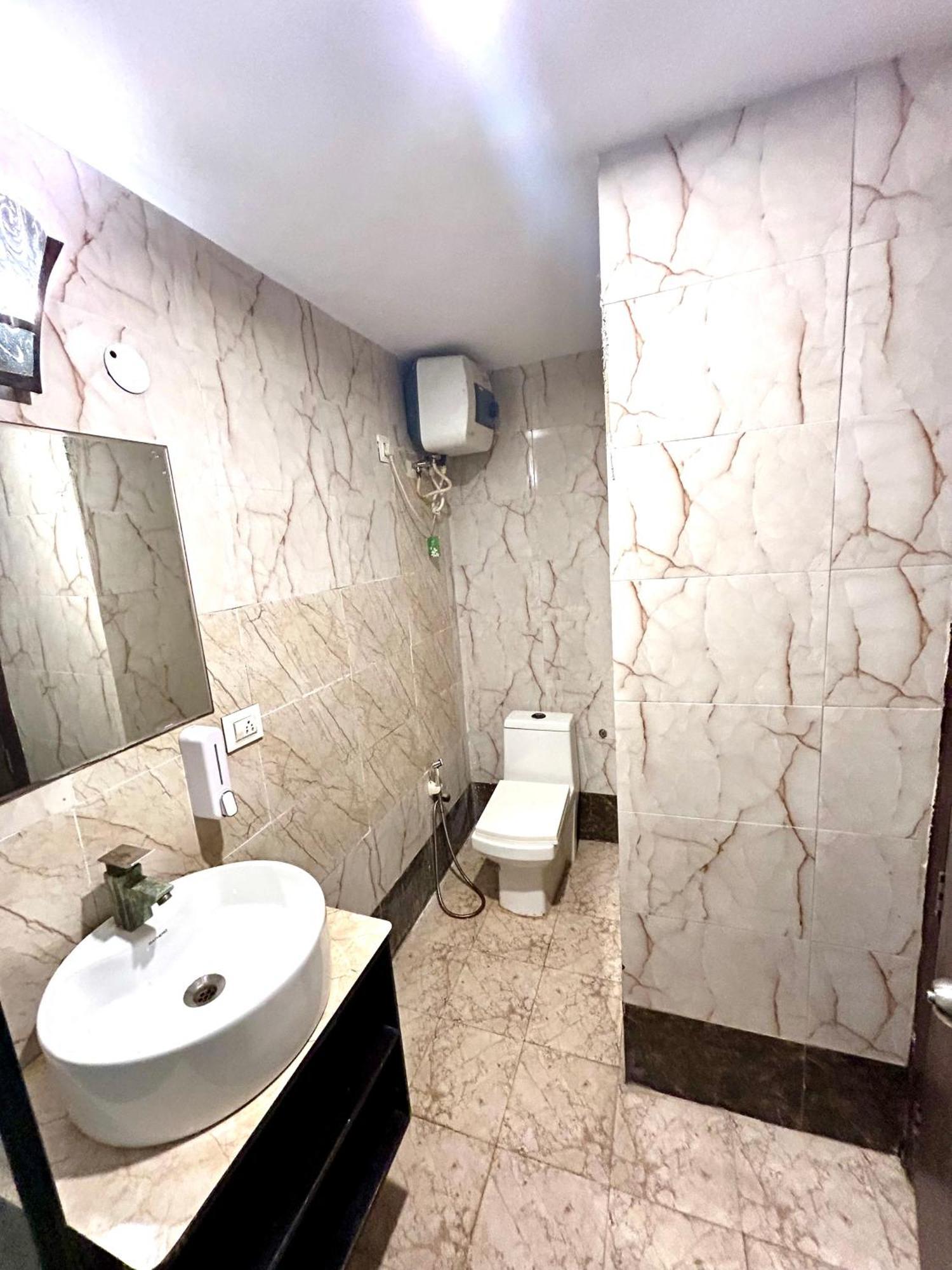 Anandan Citrine Hotel วรินดาวัน ภายนอก รูปภาพ